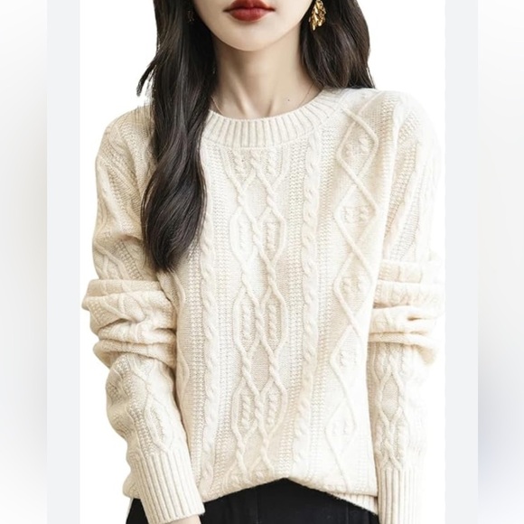 DELUC Sweater - Picture 6 of 6